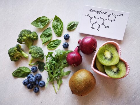 Healthy Foods High In Kaempferol With Structural Chemical Formula Of Kaempferol. Kaempferol Is A Polyphenol (flavonol, Flavonoid) Found In Fruits And Vegetables. It Reduces The Risk Of Cancer.