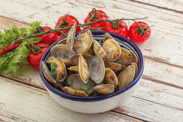 Vongole shellfish mollusc clem with butter