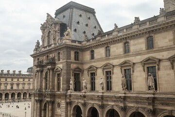 Fototapeta na wymiar Louvre The Louvre Sky Building Window Cloud