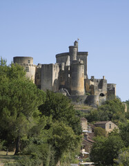 Fototapeta na wymiar Château fort de Bonaguil dans le Lot et Garonne en France