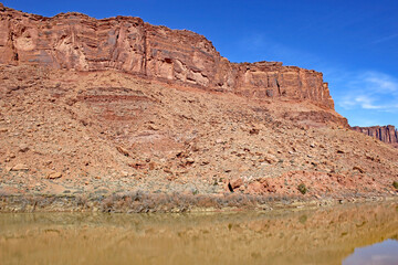 Fototapeta premium Colorado River Valley, Utah in winter 