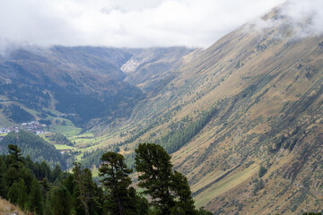 Naklejka premium Ötztal im Sommer September