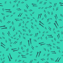 Black Medieval arrows icon isolated seamless pattern on green background. Medieval weapon. Vector