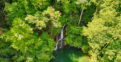 beautiful scenic views at lake jocassee south carolina