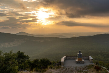 Aussicht vom Lausche- Turm in das Lausitzer Gebirge
