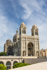 Fototapeta na wymiar Vue sur la Cathédrale La Major de Marseille, sur l'Esplanade Jean-Paul II