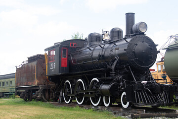 Obraz na płótnie Canvas old steam locomotive in the countryside