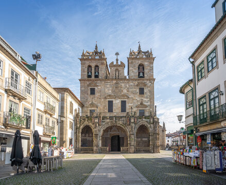 Se de Braga Cathedral Facade - Braga, Portugal