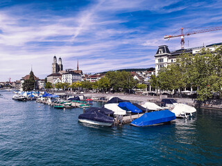 Fototapeta na wymiar View of the harbour of Zürich, Switzerland