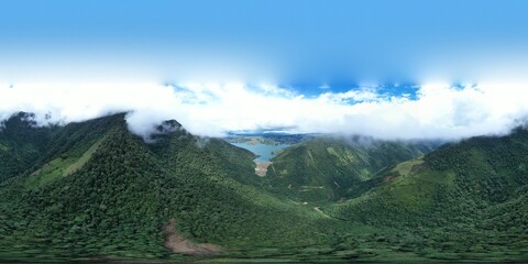 Fotografía panorámica del Lago Calima en el Valle del Cauca, Colombia