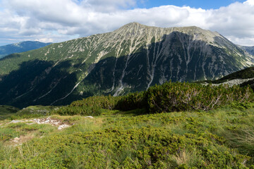 Obraz premium Summer view of Pirin Mountain near Vihren Peak, Bulgaria