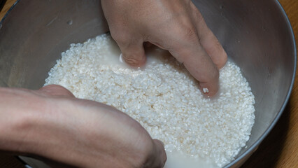 米を研ぐ・洗う