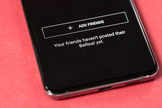 Adding friends in new trending Bereal app