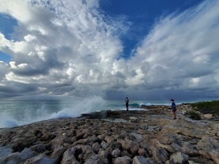 Cloud Water Sky Coastal and oceanic landforms Wind wave Horizon