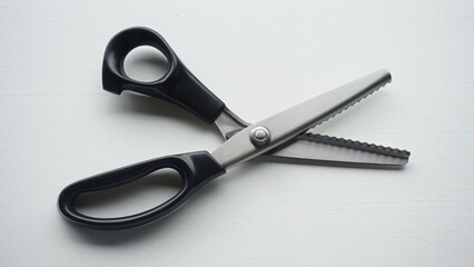 zigzag scissors