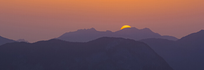 Obraz na płótnie Canvas Beautiful alpine sunset view at the famous Hartkaiser summit, Ellmau, Wilder Kaiser, Tyrol, Austria