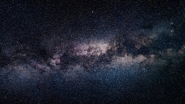 Milky Way galaxy in dark night sky © Vastram