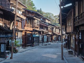 Fototapeta na wymiar 早朝の奈良井宿の街並み