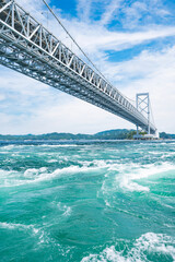 Obraz na płótnie Canvas 大鳴門橋と渦潮