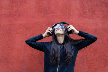 Women with headphones