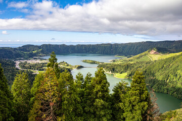 lake in the mountains, lagoa sete cidades