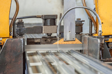 Manufacture of formwork parts and fragments on the machine