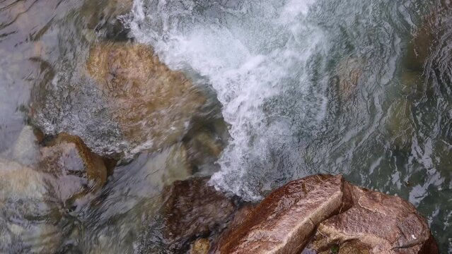 tosendes Wasser des Stillupbach im gleichnamigen Tal, Zillertaler Alpen, Tirol, Oesterreich, Mayrhofen