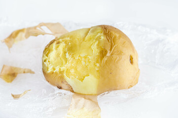 レンチンジャガイモの皮むき