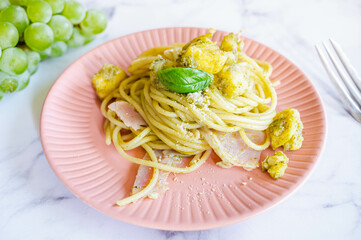 じゃがいもと生ハムのバジルソースパスタ