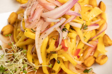 hot and cold entrees such as ceviche, octopus, asparagus, medallions, and tarts
