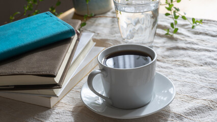 コーヒーと本・陽のあたる部屋