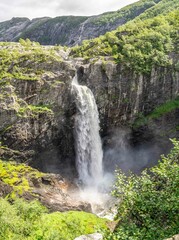 Photographie d'une cascade en Norvège