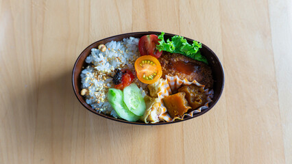 手作りのお弁当