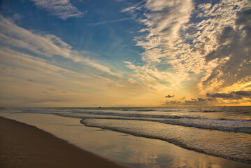 Sonnenuntergang in Bergen aan Zee in Nordholland