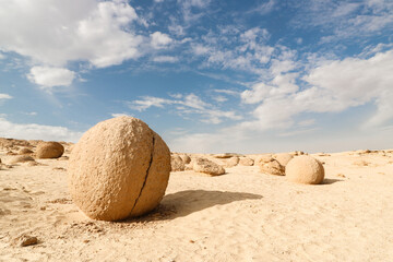 Fototapeta na wymiar Rock concretions in Sahara desert near Fayoum, Egypt