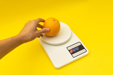 Small kitchen scales for vegetables, fruits and cereals
