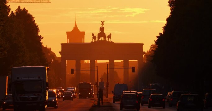 Brandenburger Tor bei Sonnenaufgang