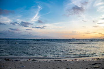 Fototapeta premium Beautiful sunset cloud scenery background from the beach