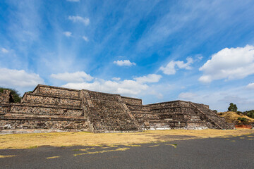 Obraz premium Teotihuacan pyramids landscape in Mexico