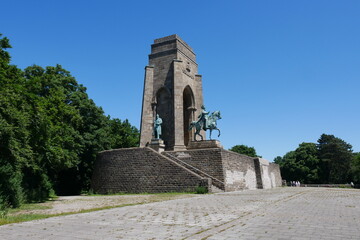 Fototapeta na wymiar Kaiser-Wilhelm-Denkmal Hohensyburg