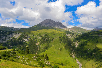 Fototapeta premium Lechtaler Alpen bei Zürs-Lech, Vorarlberg 