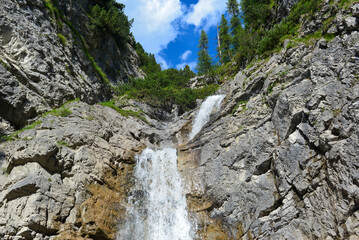Pazüelbach-Wasserfall bei Zürs am Arlberg / Lechquellengebirge. Vorarlberg (Österreich)