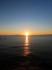 日本、神奈川県、秋、三浦半島から眺める夕陽