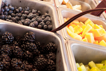 Frozen yogurt topping