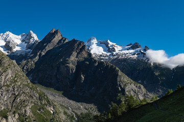 Fototapeta na wymiar Pictures from the trekking route Tour de Mont Blanc in the French alps