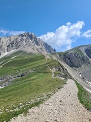 road to the mountains