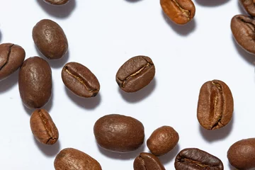 Gordijnen Grains de café gros plan caféier arabica robusta © Catherine Fraisse