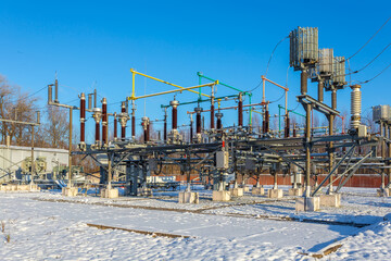 Electrical transformer, equipment for stepping up or stepping down voltage, high voltage power plant