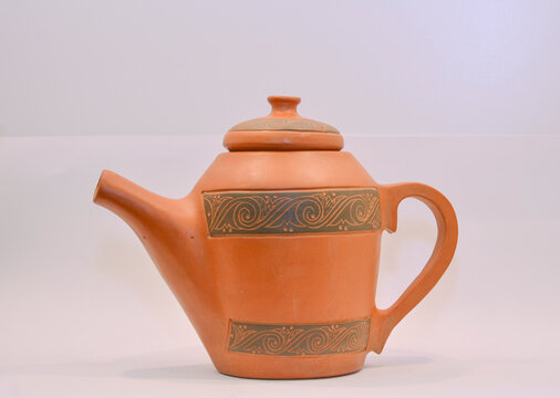 tetera de barro antigua