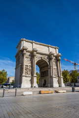 Fototapeta na wymiar Porte d'Aix sur la Place Jules-Guesde à Marseille